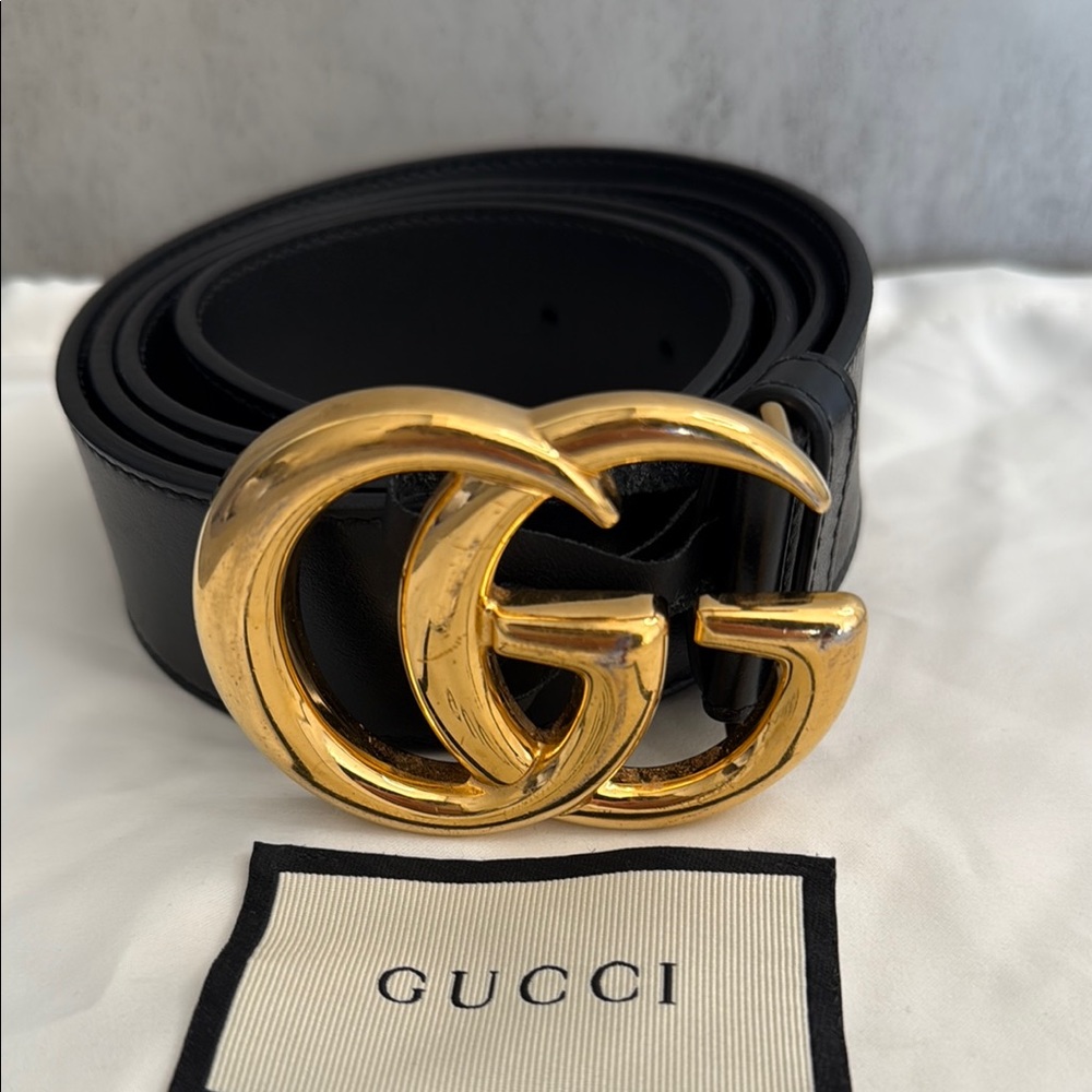 Gucci Black Belt with Gold GG Buckle - Picture 3 of 7